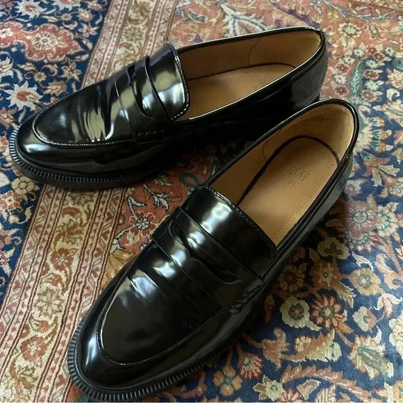 EUC barely worn Black leather patent loafers size EU 36 or US 5. Like new! - Picture 8 of 13